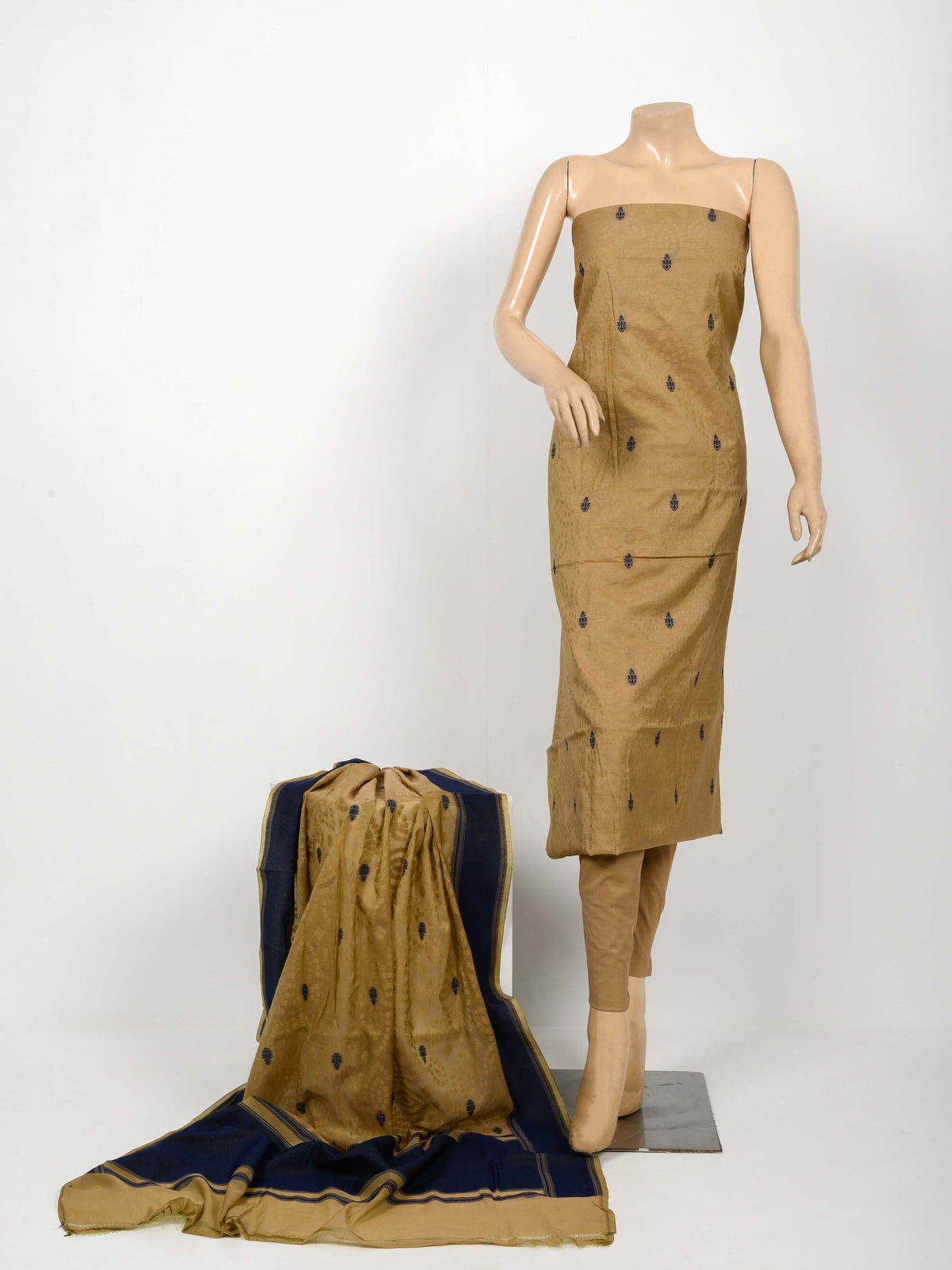 Banarsi Self Chundri suit