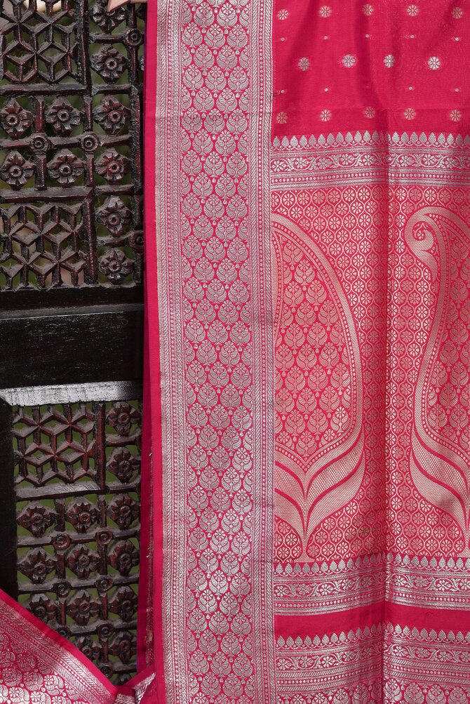 Pink leaf motif Saree - kg1348