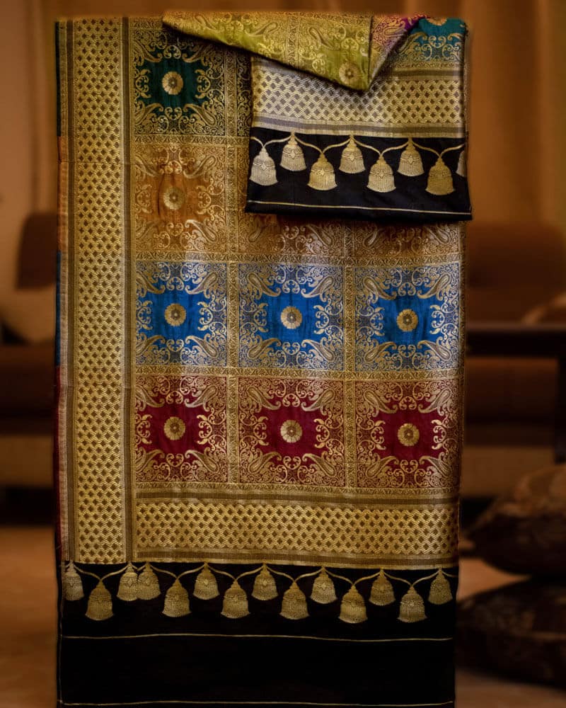 Chatta Patti Dupatta with Paisley Mughlia Motifs - DKK303