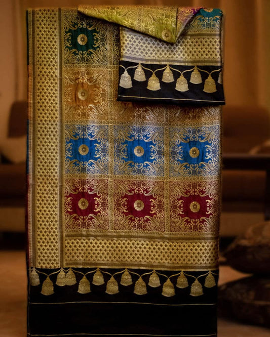 Chatta Patti Dupatta with Paisley Mughlia Motifs - DKK303