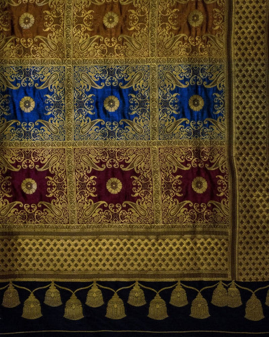 Chatta Patti Dupatta with Paisley Mughlia Motifs - DKK303