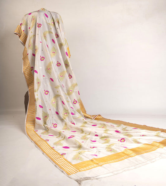 Floral Jaal – DKK440