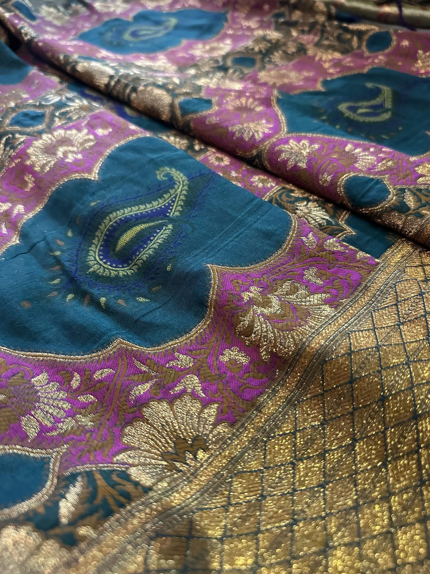 Handloom Pure Banarsi katan Silk - KG933CP