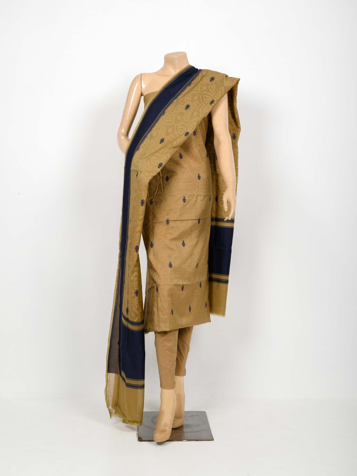 Banarsi Self Chundri suit