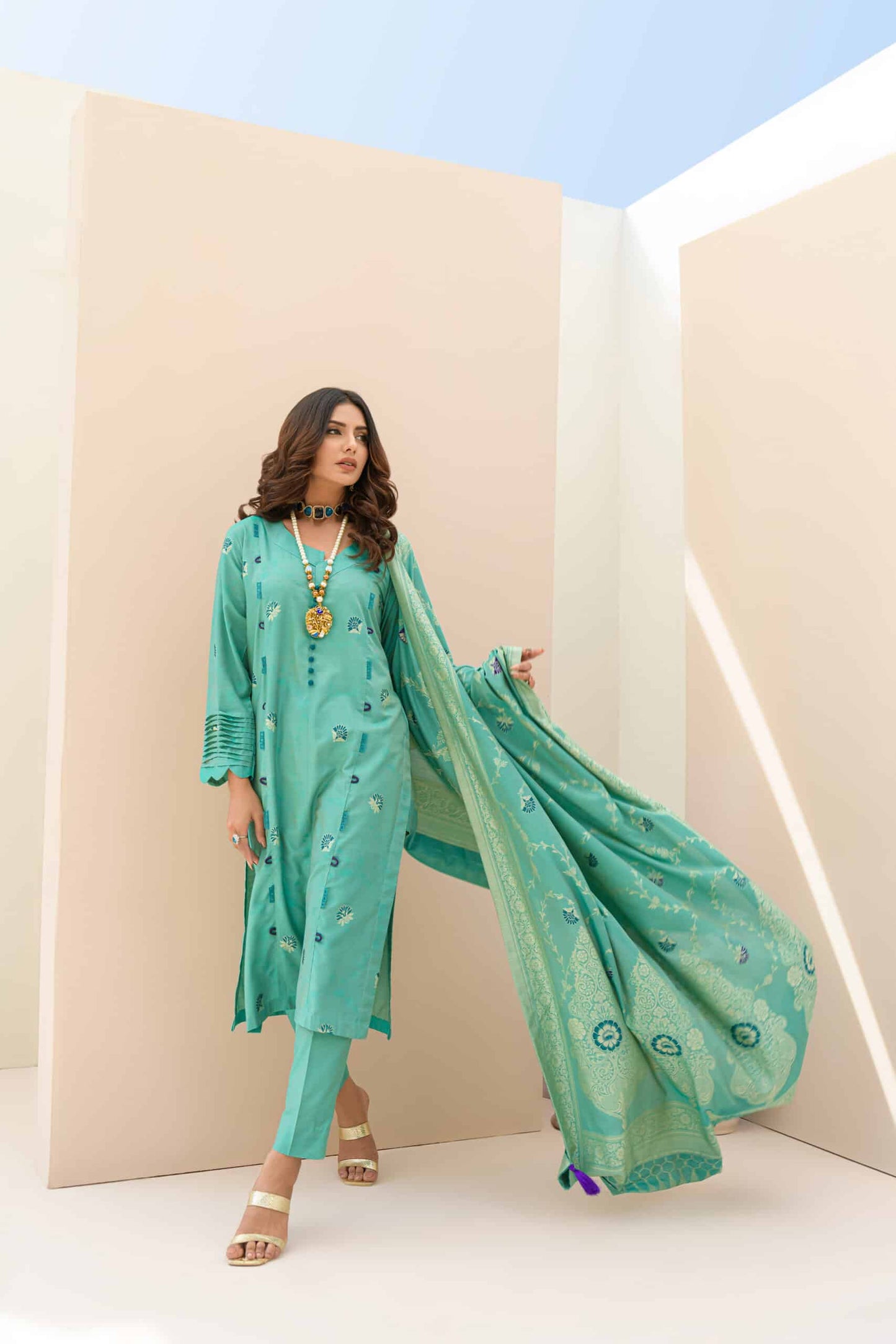 Multi Resham Butidar -PA0418