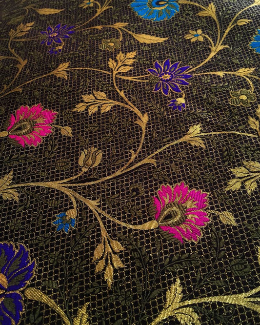 Multi Color Mena Motif - RC990